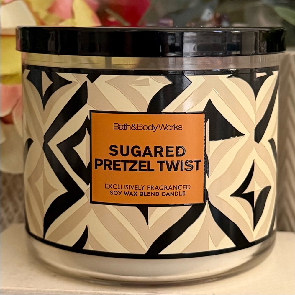 🆕🥨 BATH & BODY WORKS “SUGARED PRETZEL TWIST” 3-WICK CANDLE. SOY WAX BLEND. NEW.